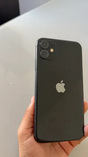 Vendo iPhone 11 com 64 GB de armazenamento
