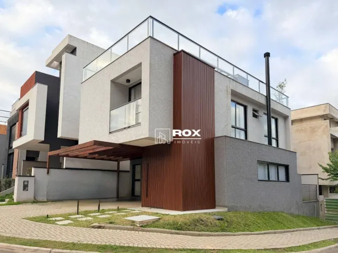 Casa mobiliada, em condomínio, 3 suítes à venda, Santa Cândida, - Curitiba/PR.