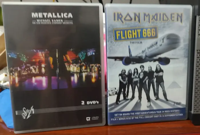 Dvds Metallica e Iron maiden duplos usados perfeitos veja heavyetal rock dvd
