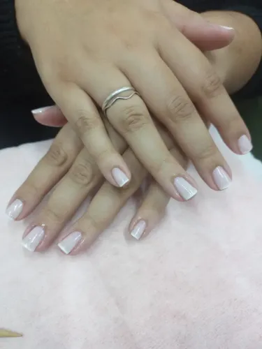 Cabelo e unha em casa agora chegou sua vez e só. Chamar atendimento domingo e segunda 