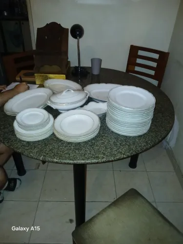 Conjunto português porcelana 37 peças