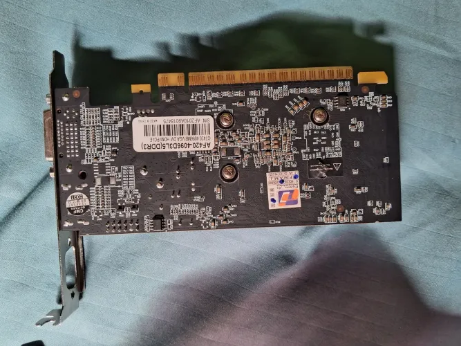 Placa de Vídeo GT420 4gb Ddr4