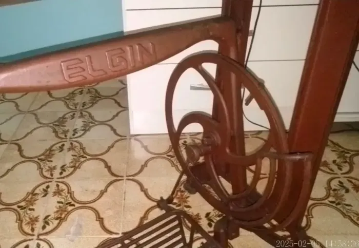 Mesa de maquina antiga 