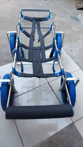 Cadeira de rodas para cachorro