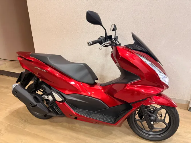 PCX 160 25/25 com 2.900km apenas