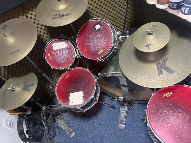 Bateria Nagano Garage Rock + Pratos (Zildjian)