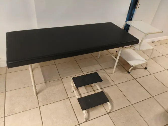 Conjunto para consultório - maca + escadinha + mesa auxiliar