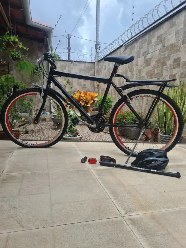 Vende-se bicicleta e acessórios