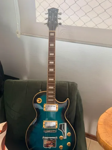 GUITARRA STRINBERG