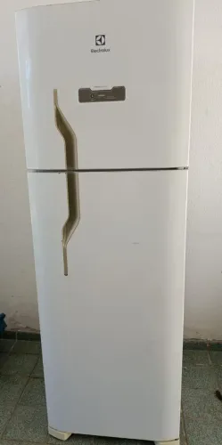 Geladeira Eletrolux 320L duplex Frost Free