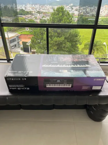 Teclado Yamaha PSR E473