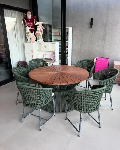 Mesa área gourmet com cadeiras em corda náutica 