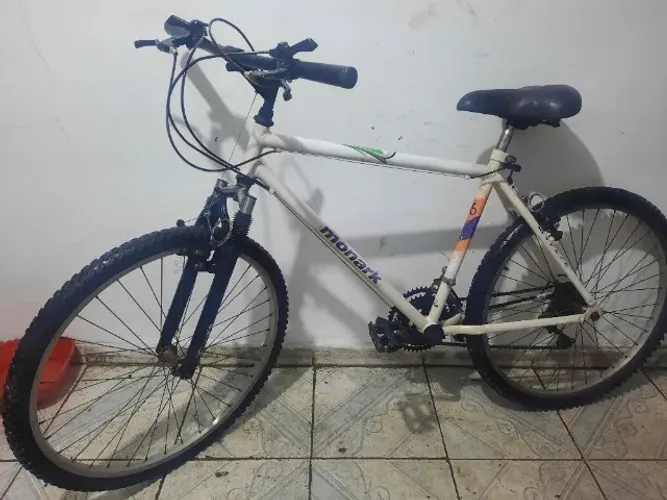 Bicicleta Monark aro 26 bom estado Valor 180,00
