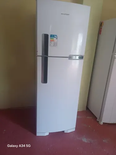 Geladeira toda boa 