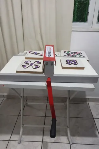 Máquina de Corte e Vinco