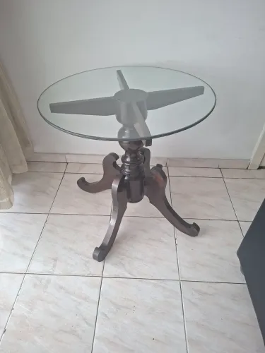 MESA DE VIDRO COM PÉ ESTILO CLÁSSICO/ANTIGO - R$ 250