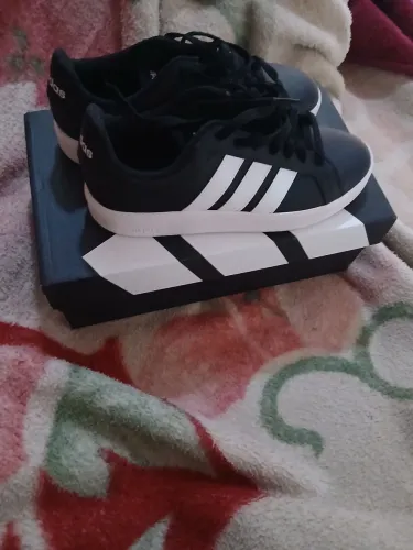 Vendo tênis adidas feminino original