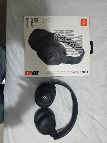 JBL TUNE 760NC