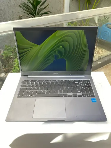 Notebook Samsung i3 11TH, 4GB RAM, 1TB HD, Full HD