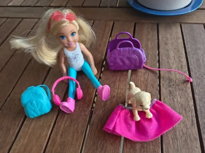Boneca Barbie Chelsea com cachorrinho