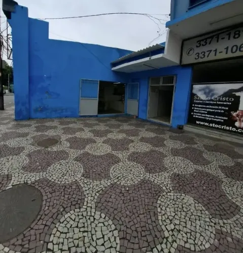 Excelente loja de Flores e Capela no Centro de Irajá . Faça uma visita !!!