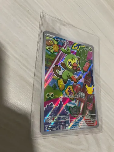 Carta Pokémon Grookey arte rara promo 30 anos condição NM