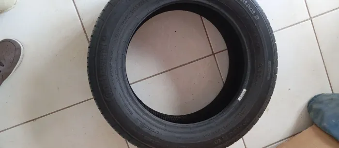 Pneu 205/55/15 continental