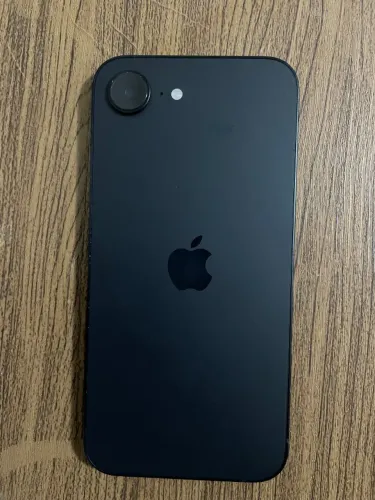 iPhone 16e