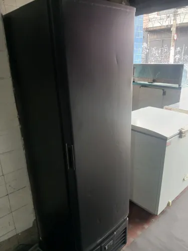 Cervejeira porta fechada adesivada slin 