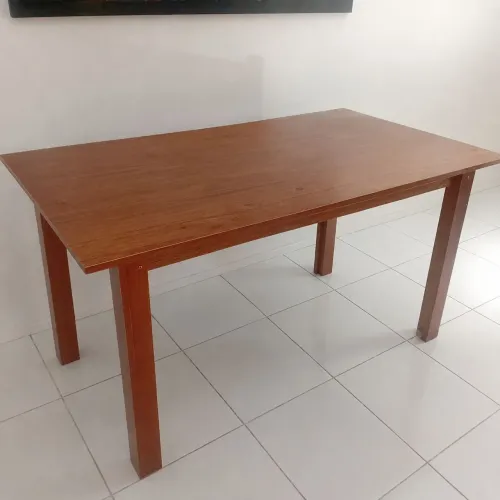 Vendo mesa de madeira