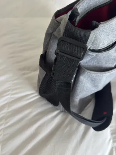 Bolsa Skip Hop cinza