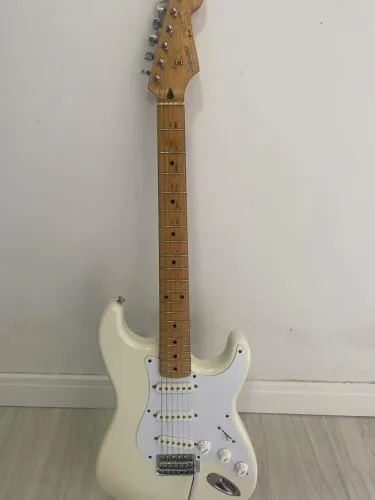 Guitarra Fender Squier Japonesa