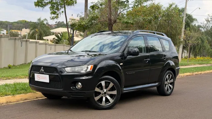 Mitsubishi Outlander 2.0 16V 160cv Aut. 2013