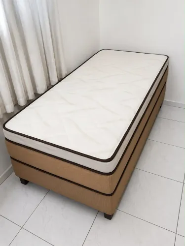 Vendo cama de solteiro em perfeito estado !