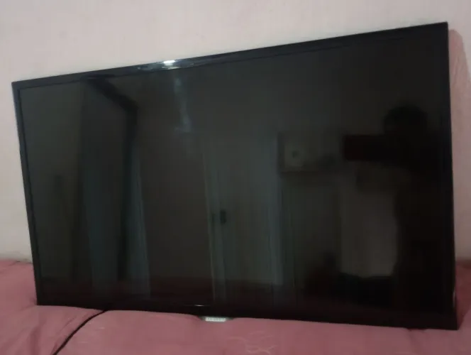 Televisão Samsung imagem quebrada quiser ajeitar ou retirada de peças toda boa