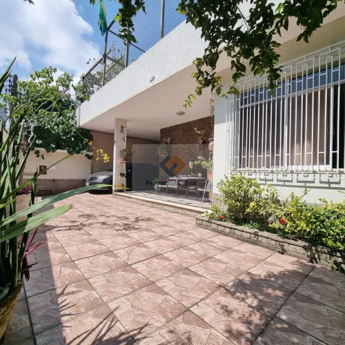 Casa Duplex de alto padrão na Vital Brazil, Niterói-RJ: 3 quartos, 1 sala, 3 banheiros, 3