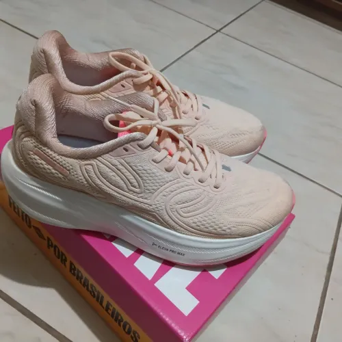 Tênis olympikus corre pro max