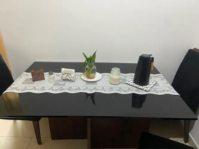 Mesa de Jantar com 4 cadeiras