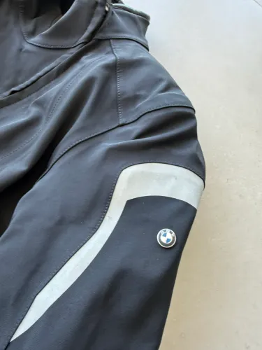 Roupa de moto feminina BMW, com pouco uso em estado de nova