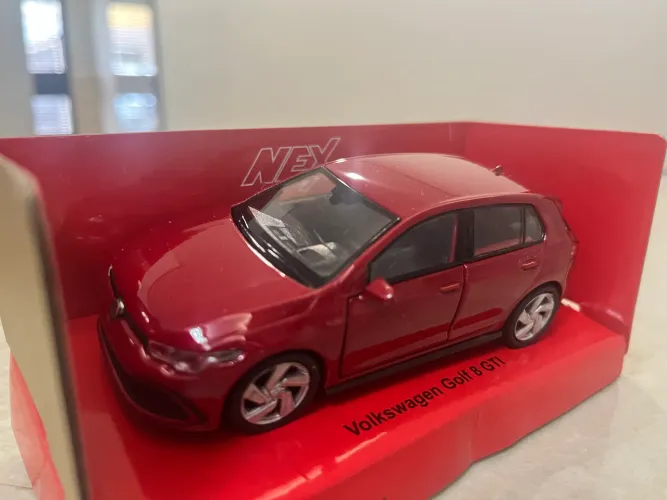 Miniatura de metal Golf GTI 8
