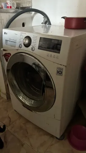 Máquina de lavar para retirada de peças