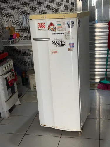 Geladeira: vendo ou troco