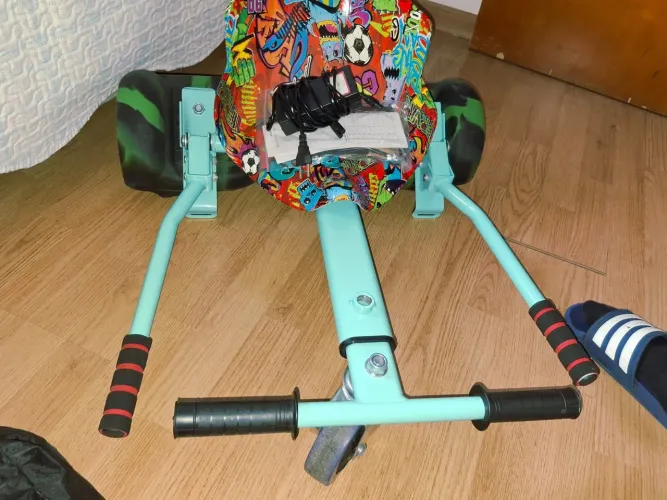 vendo hoverboard usado junto com carinho de rolimá eletrico em bom estado por apenas R$700