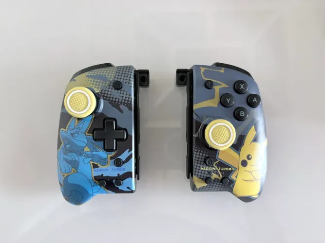 Hori Split Pad Pro Lucario & Pikachu 