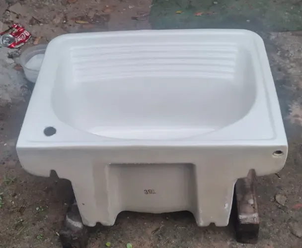 Tanque de louça deca