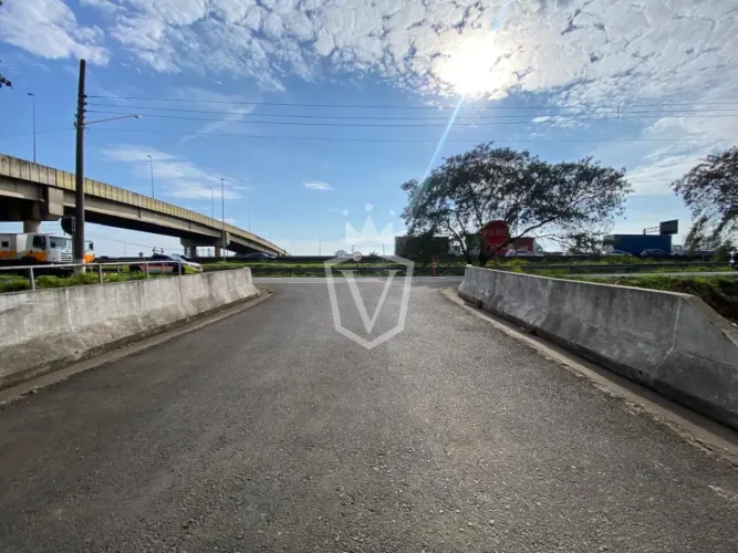 Área comercial à venda, Avenida Amélia Latorre- Jundiaí -S/P