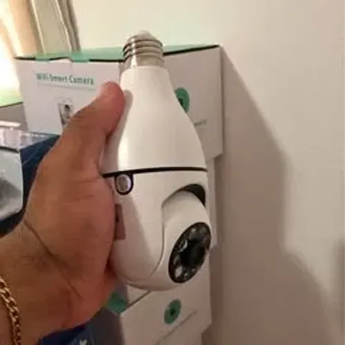 Câmera e Lâmpada Wifi sem fio visão noturna microfone alto falante acesso remoto aplicativ
