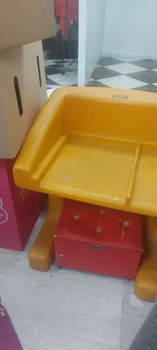 Escrivaninha infantil