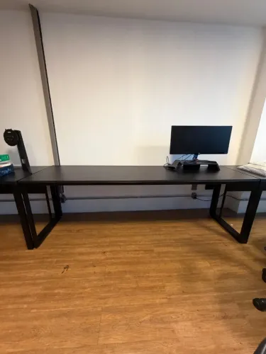 Mesa de escritório MDF e metalon