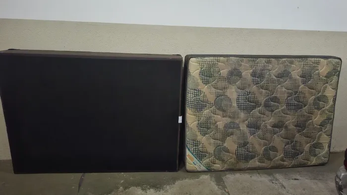 Cama de Casal (base + colchão)